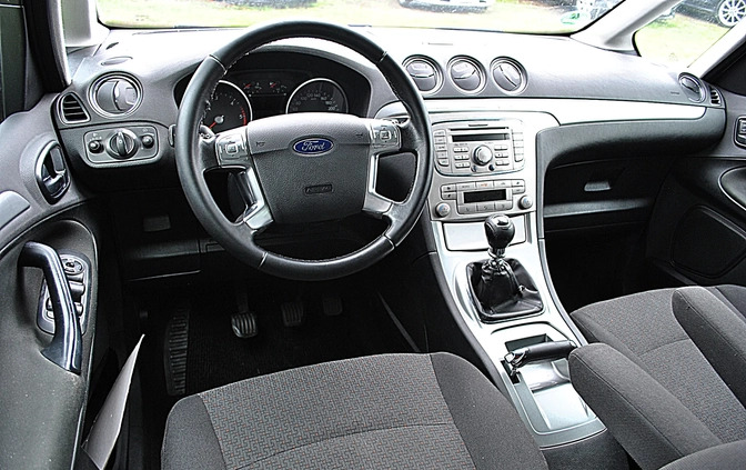 Ford Galaxy cena 18700 przebieg: 254000, rok produkcji 2007 z Orneta małe 211